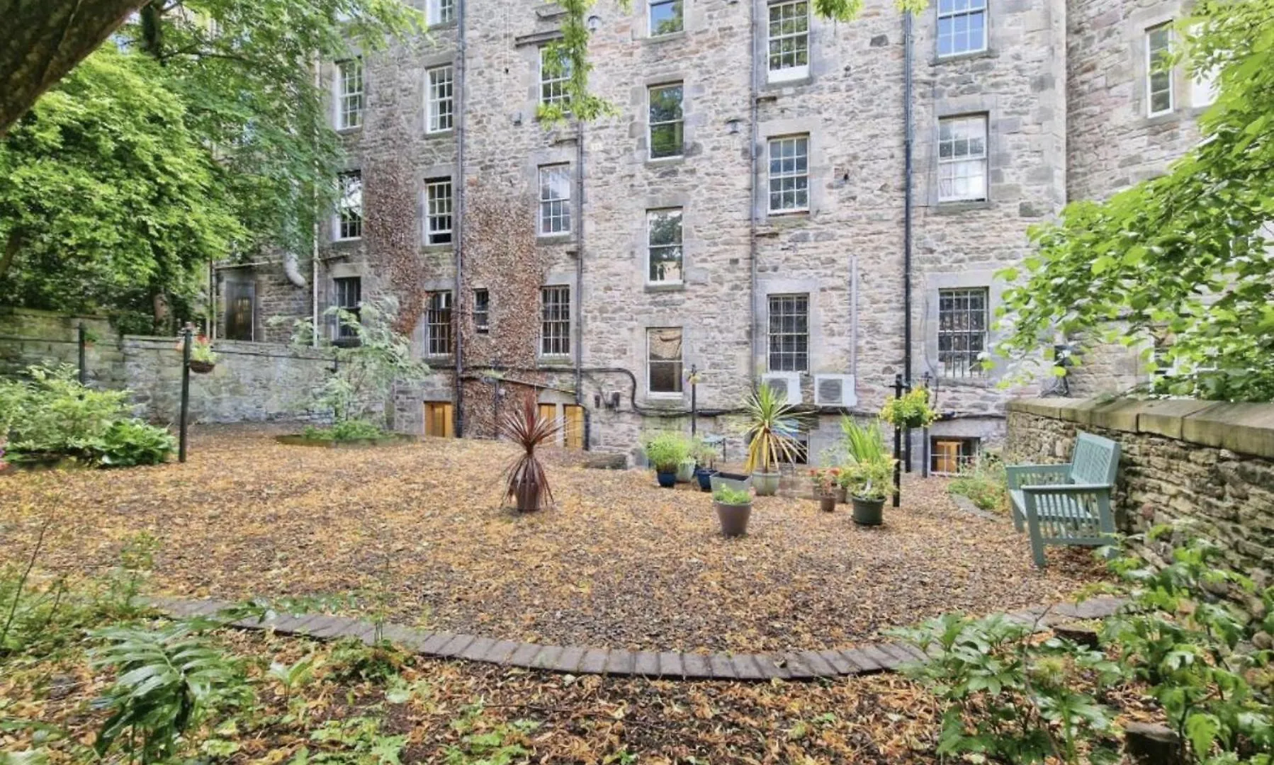Edinburgh City Centre Oasis Apartment