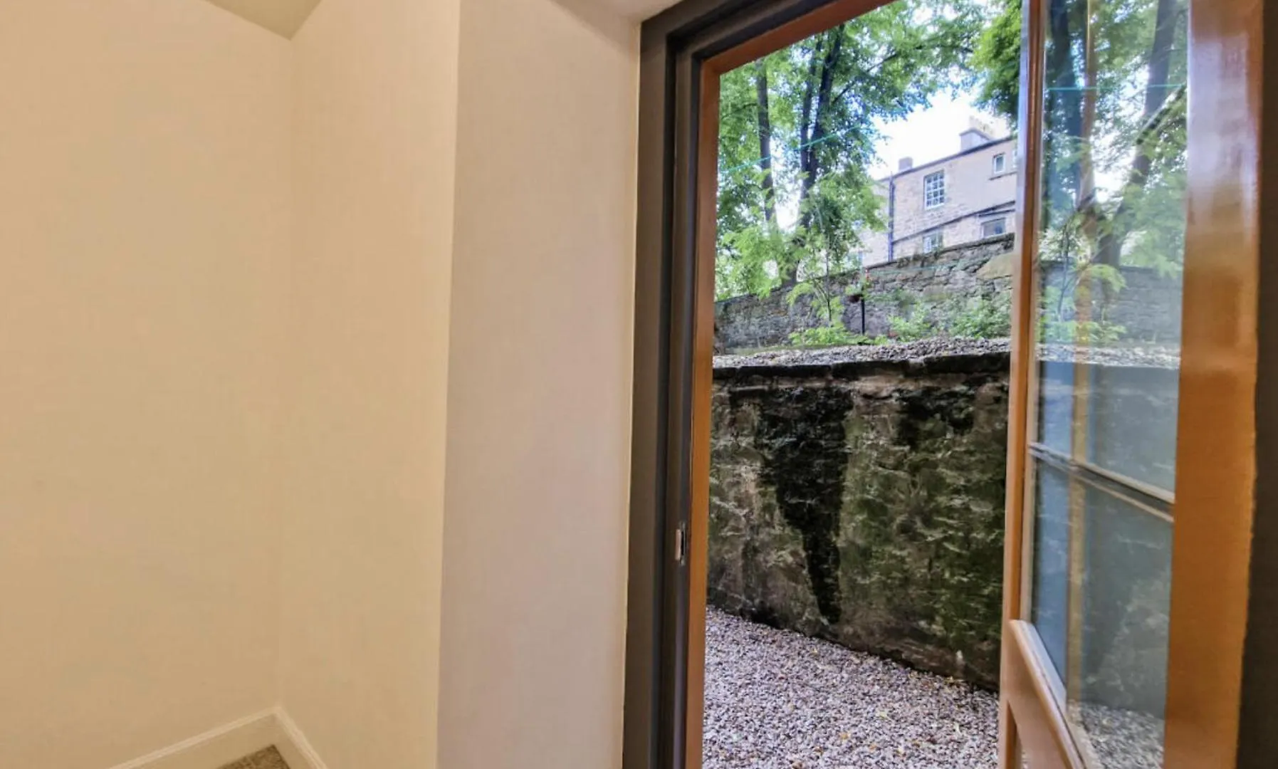 Edinburgh City Centre Oasis 0*,  Birleşik Krallık
